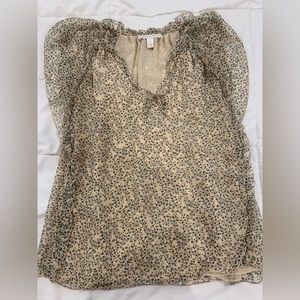 Cute Violet and Chelsea blouse